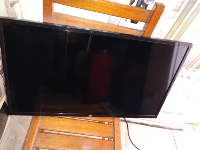 TV LED HQ 32 Polegadas Modelo HQTV32Y Defeito Tela