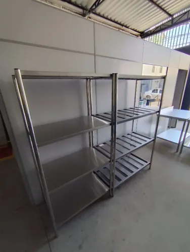 Estante organizadora 1,00m 4 prateleiras - Fabricada em aço inox