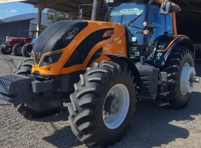 Trator Valtra Bm100 2016.