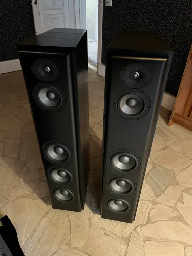 Caixas Revel Performa F52