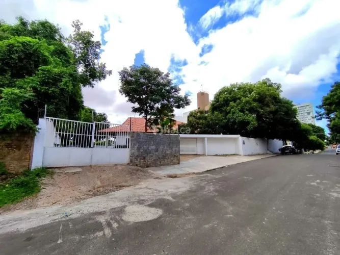 Casa Comercial à venda, no bairro Planalto, Teresina/PI
