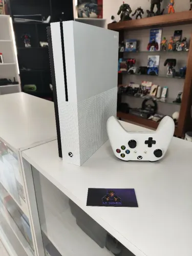 Xbox One s 500gb semi-novo LOJA FÍSICA CENTRO DE JUNDIAÍ