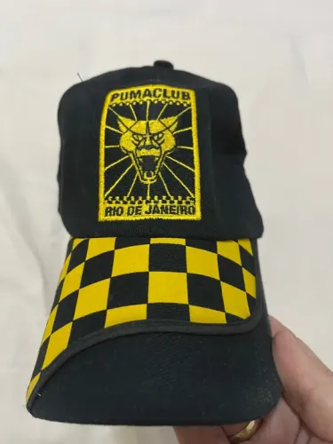 Boné Puma Club Preto e Amarelo