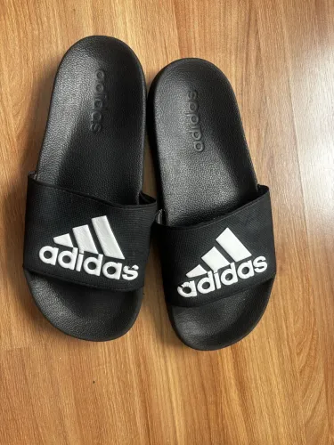 Chinelo slide adidas