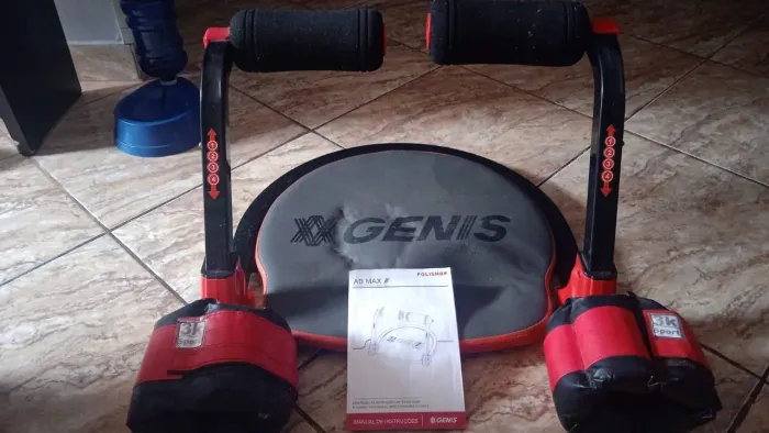 Aparelho para ginástica para multiexercícios + 1 par de caneleiras de 3 kg.