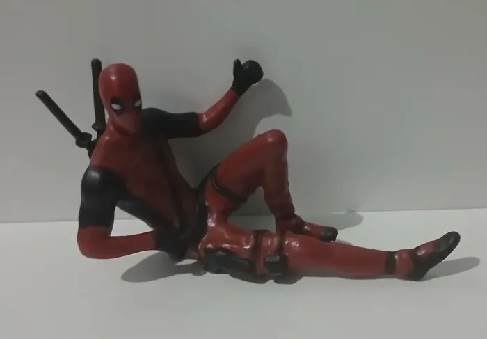 BONECO MINIATURA MARVEL DEADPOOL