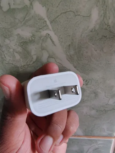 Cabo e fonte original Apple