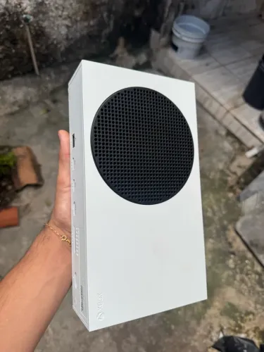 Xbox series s *NOVO COM CAIXA*