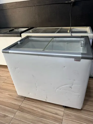 Freezer Fricom de 350 Litros