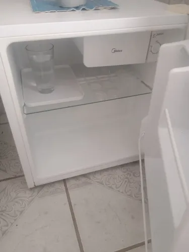 Frigobar Midea