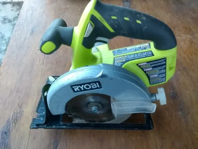 serra circular a bateria 18v