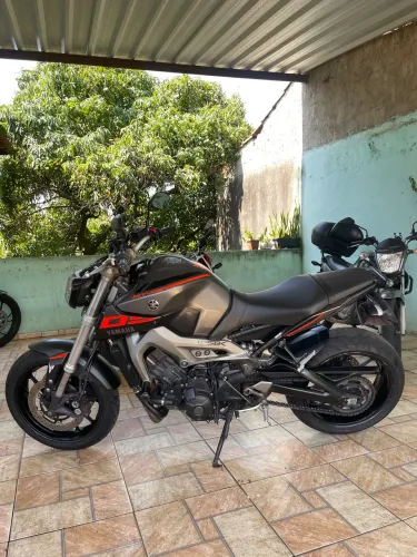Yamaha MT-09 850 2016 - 3 Cilindros | Máquina | Muito Conservada