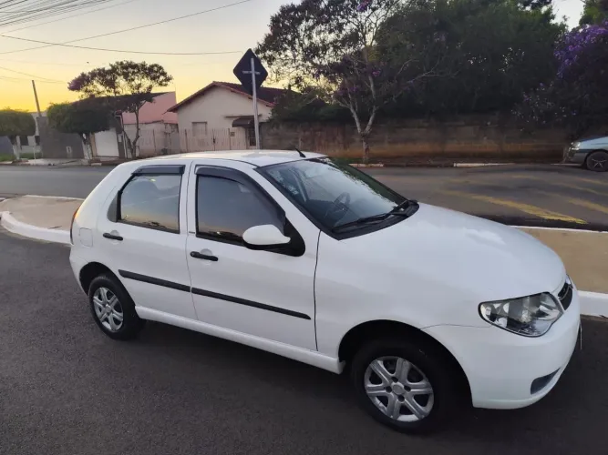 Fiat Palio 1.0 Economy Fire Flex 8V 4P 2014