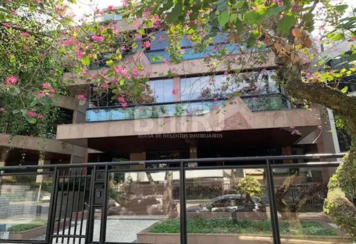 Av Monsenhor Ascaneo- 207 m2, 4 quartos (3 suítes)