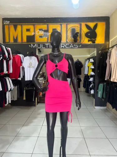 Manequim feminino preto