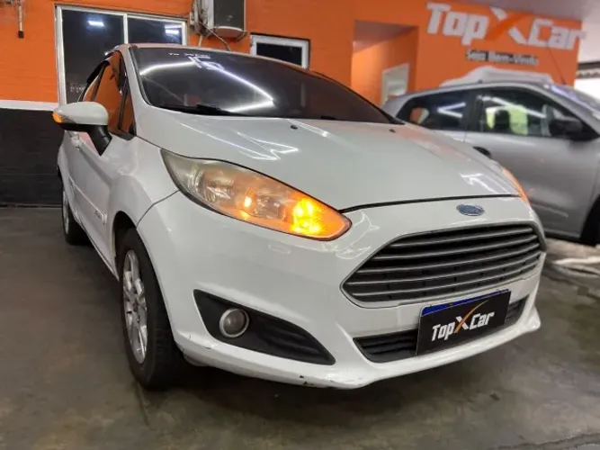Ford Fiesta 1.6 16V Flex Aut. 5P 2015