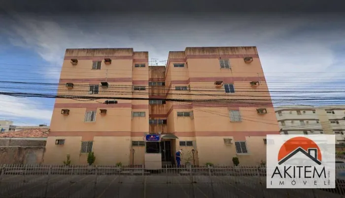 Alugo Apartamento com 2 Quartos Reformado