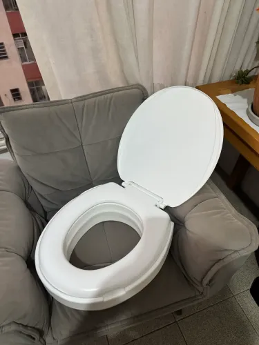 Extensão de vaso sanitário acessível