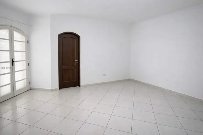 Casa em Condomínio para Locação em São Paulo, Horto Florestal, 3 dormitórios, 1 suíte, 3 b