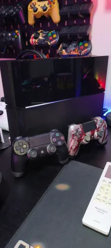 PlayStation 4 1TB Com 4 Controles Todo revisado Rechado de jogos