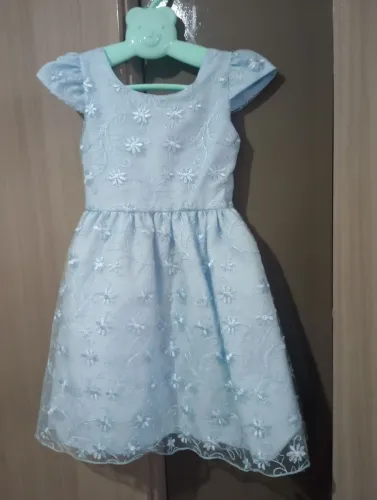 Lindo vestido menina tamanho 4 