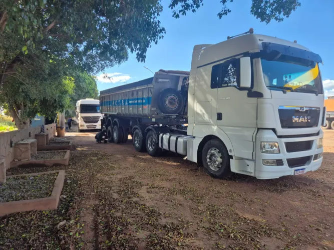 Vendo 2 conjunto um man tgx 29480 fH 520 2011 também na caçamba