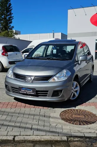 Nissan Tiida SL 1.8/1.8 Flex 16V Aut. 2012