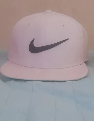 (Apenas retirada) Boné Nike Branco Aba Reta Original