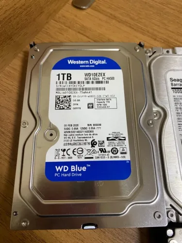 HDs 1TB e 250GB SATA 3.5 (Seagate e Western Digital)