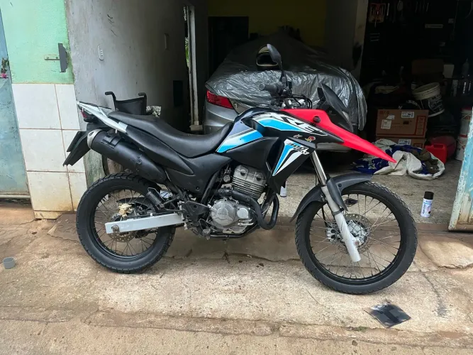 Xre 300 pra roça