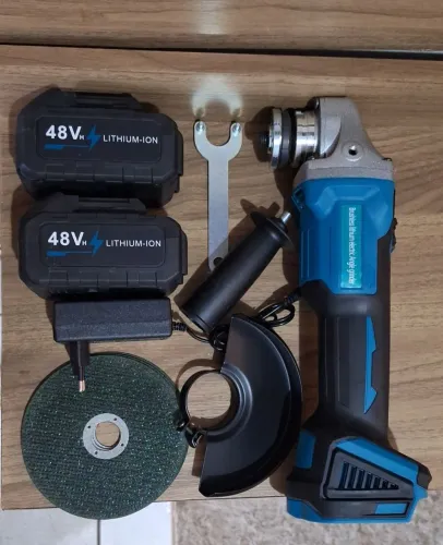 Esmerilhadeira 48V com 2 baterias 380,00