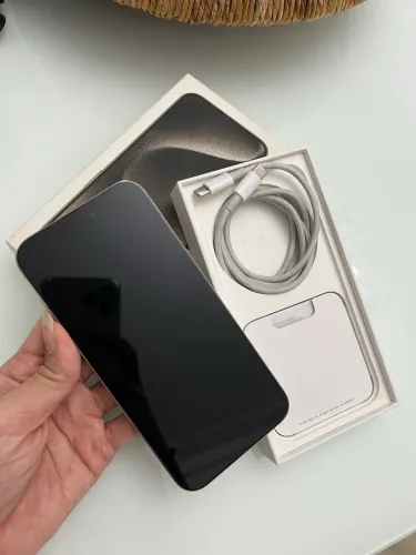 iPhone 15 pro Max/ 256GB