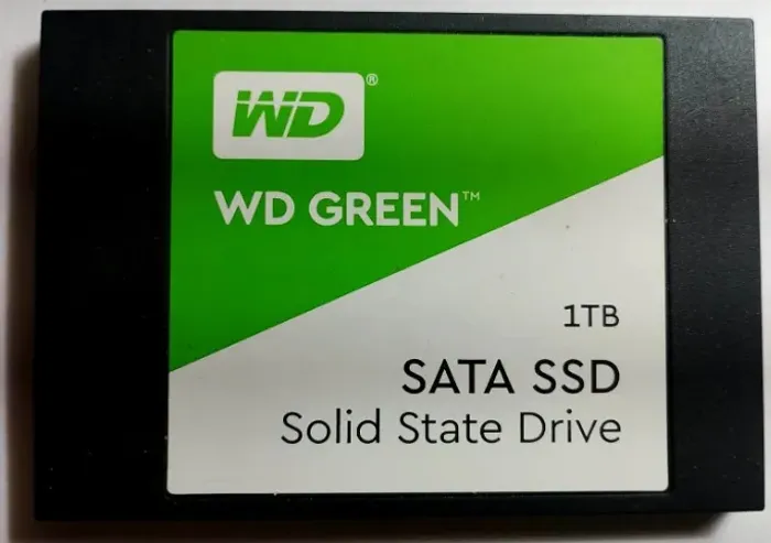 SSD Western Digital (WD) Green 1TB SATA III 2.5? - Pouco uso, ótimo desempenho !