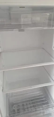 Vendo geladeira 445L Branca