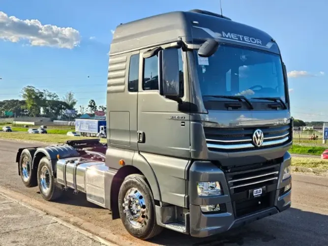 Vw Meteor 28.460 6x2 Ano 2025 Teto Alto Automático Mola Geladeira Baixo km Pronta Entrega