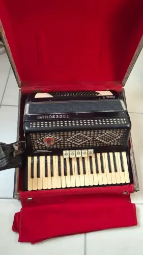 Acordeon Todeschini Super 5