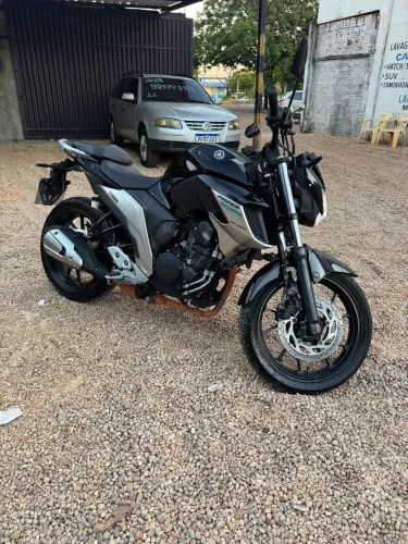 Yamaha/FZ25 FAZER