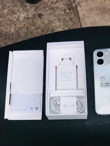 Celular jovi muito novo com nota fiscal