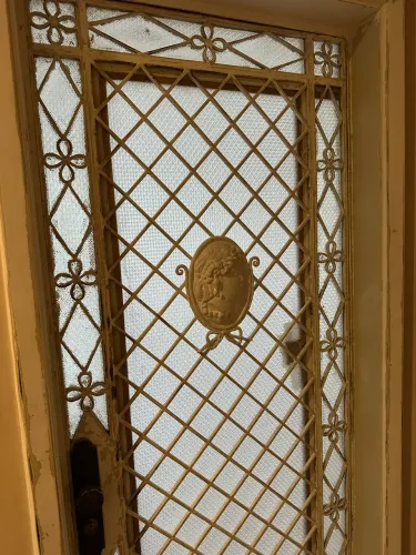 Vendo porta de ferro para vidro