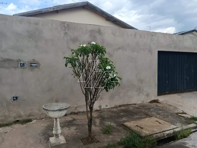 Casa à venda, 4 quartos, 1 suíte, Núcleo Habitacional Castelo Branco - Marília/SP