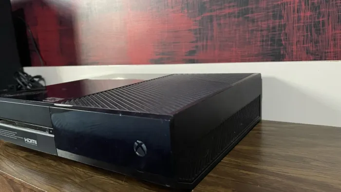Xbox One Fat 500GB Original Microsoft com Fonte - Sem Controle