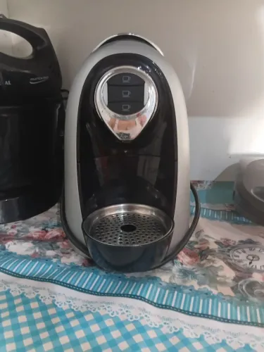 Cafeteira cápsula três corações 