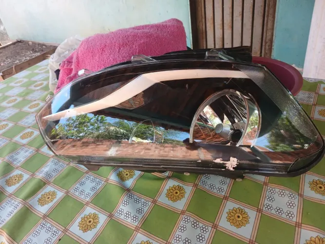 Farol Direito Fox Gol Voyage Saveiro