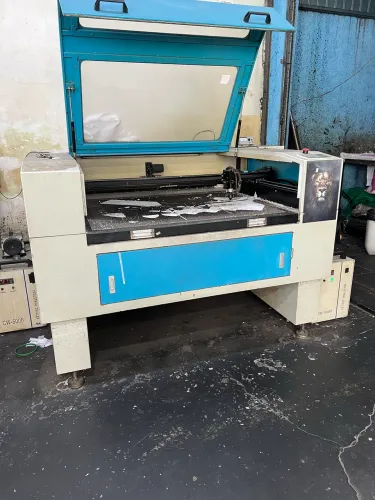 Máquina corte laser
