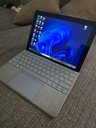 Microsoft Surface Go