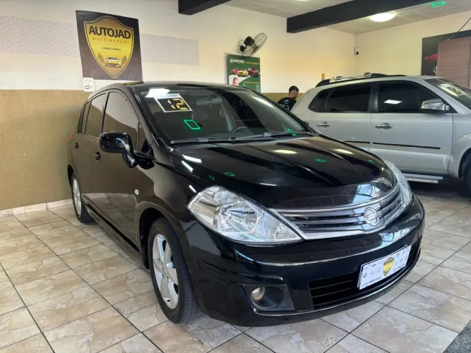 Nissan Tiida SL 1.8/1.8 Flex 16V Mec. 2012
