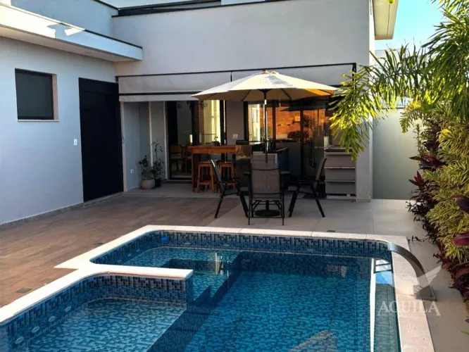 SOBRADO 200M² - 3 SUÍTES - ESCRITÓRIO - ÁREA GOURMET - PISCINA - QUINTAL - 4 VAGAS - CONDO