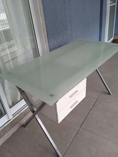 Mesa para escritório de vidro
