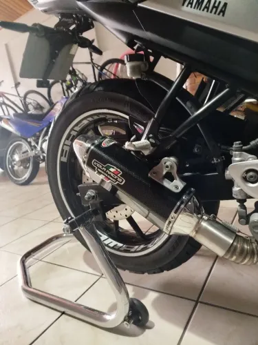 Escapamento para FZ25 Viola Racing.