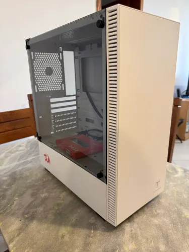 Gabinete Gamer T - dagger cube branco , mid tower, lateral em vidro